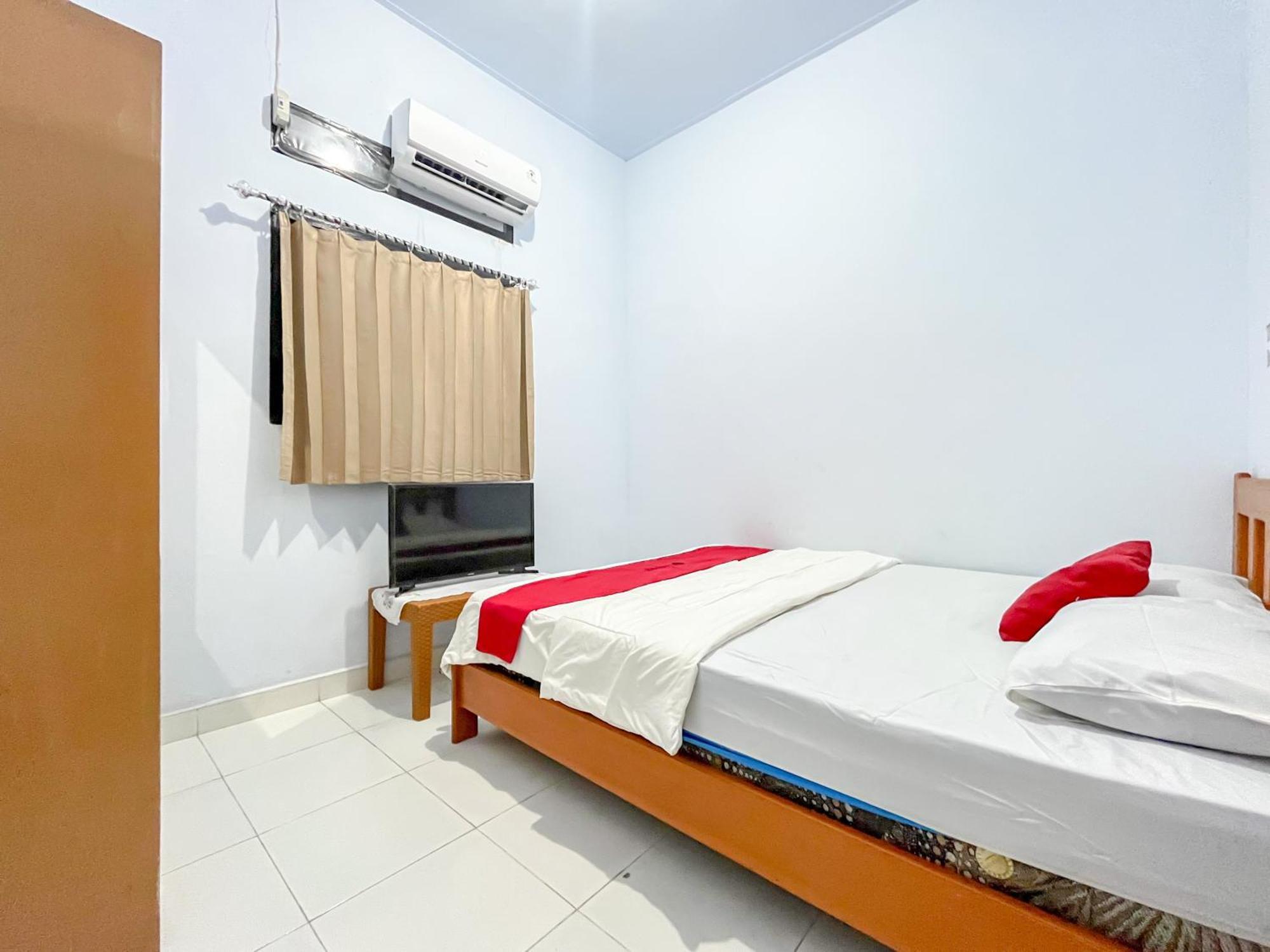 Reddoorz Syariah At Home Ampana Guest House Ampana Kota Kültér fotó