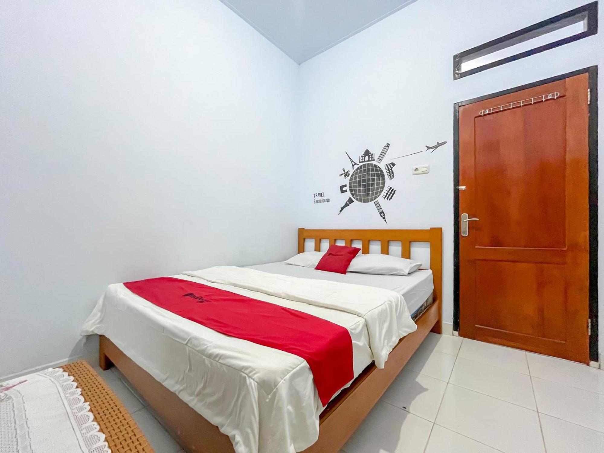 Reddoorz Syariah At Home Ampana Guest House Ampana Kota Kültér fotó