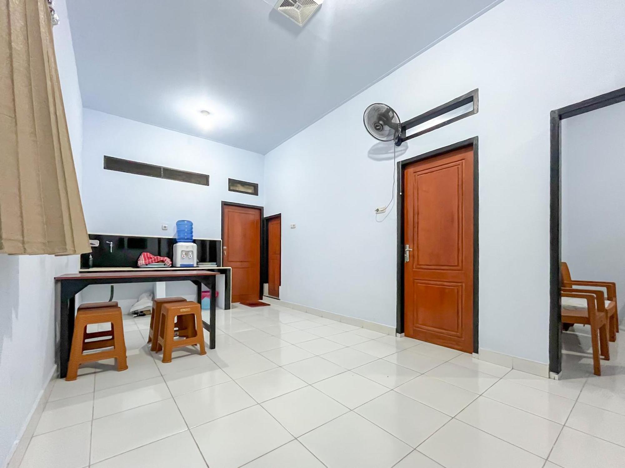 Reddoorz Syariah At Home Ampana Guest House Ampana Kota Kültér fotó
