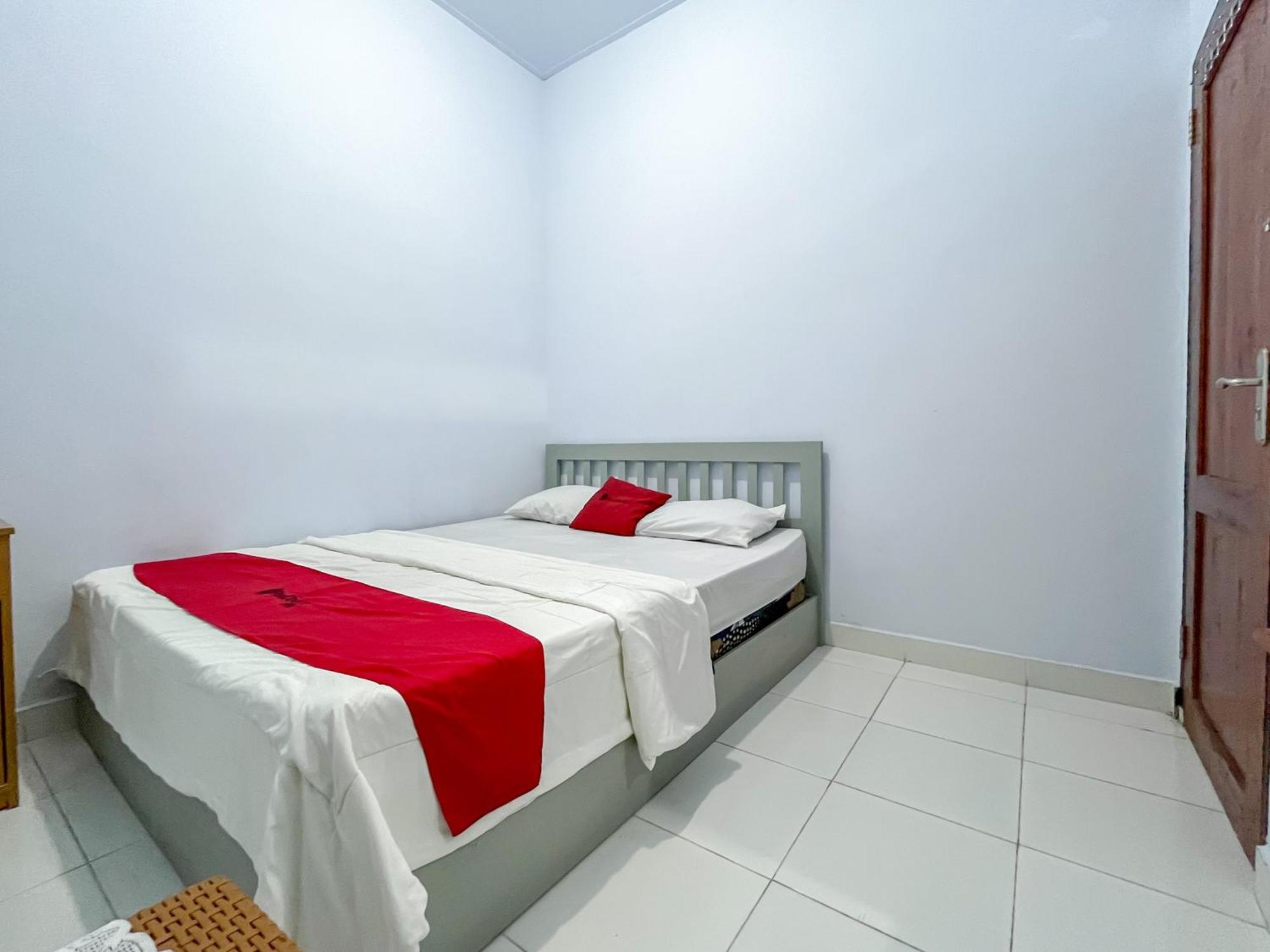 Reddoorz Syariah At Home Ampana Guest House Ampana Kota Kültér fotó