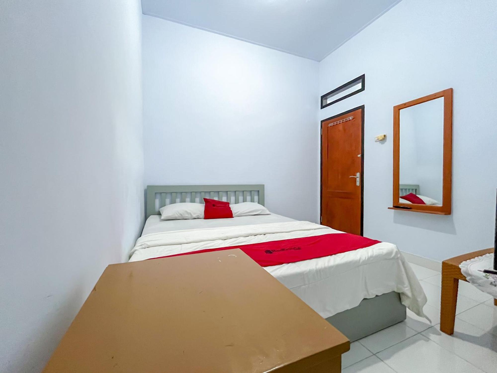 Reddoorz Syariah At Home Ampana Guest House Ampana Kota Kültér fotó