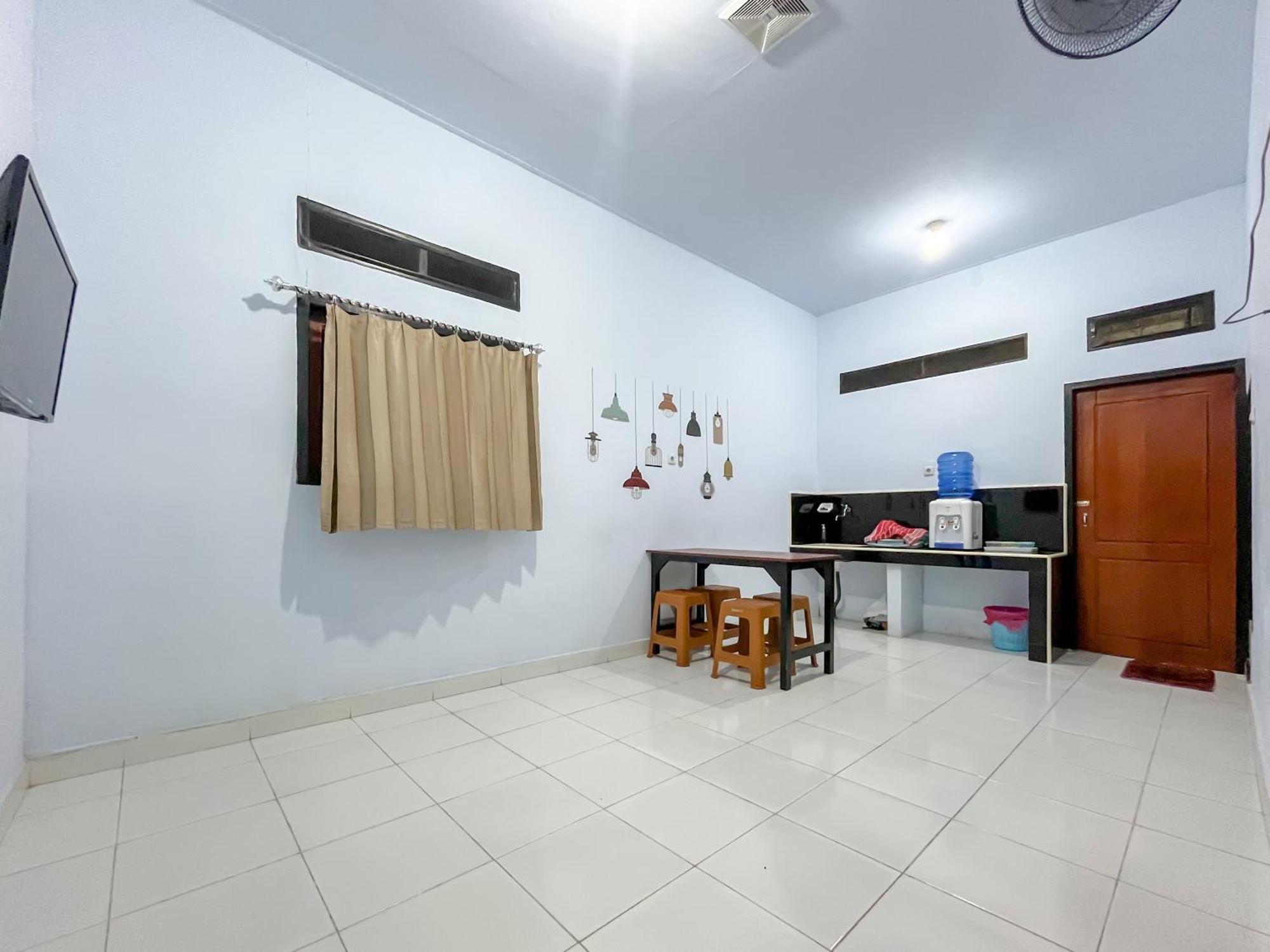 Reddoorz Syariah At Home Ampana Guest House Ampana Kota Kültér fotó