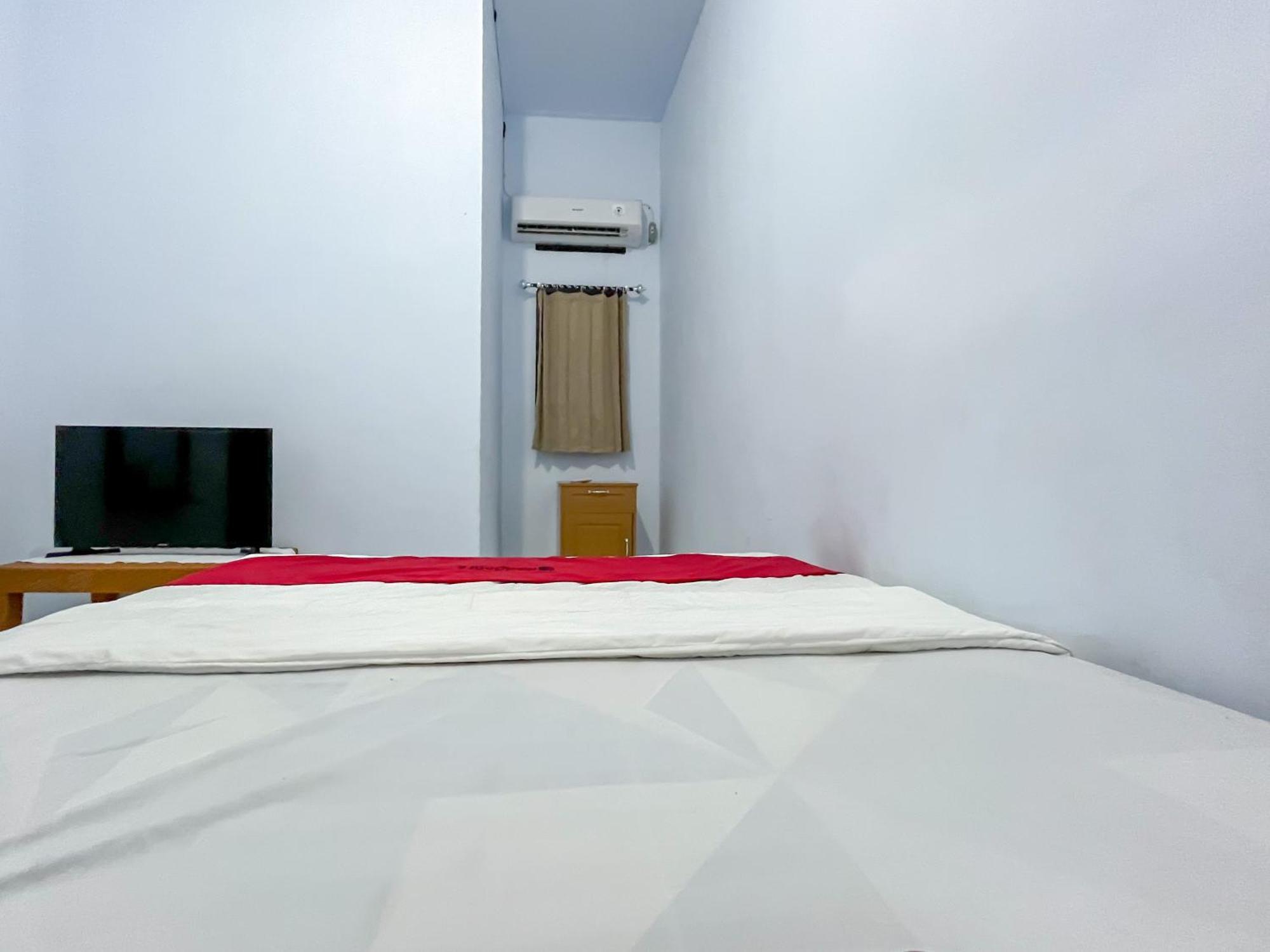 Reddoorz Syariah At Home Ampana Guest House Ampana Kota Kültér fotó