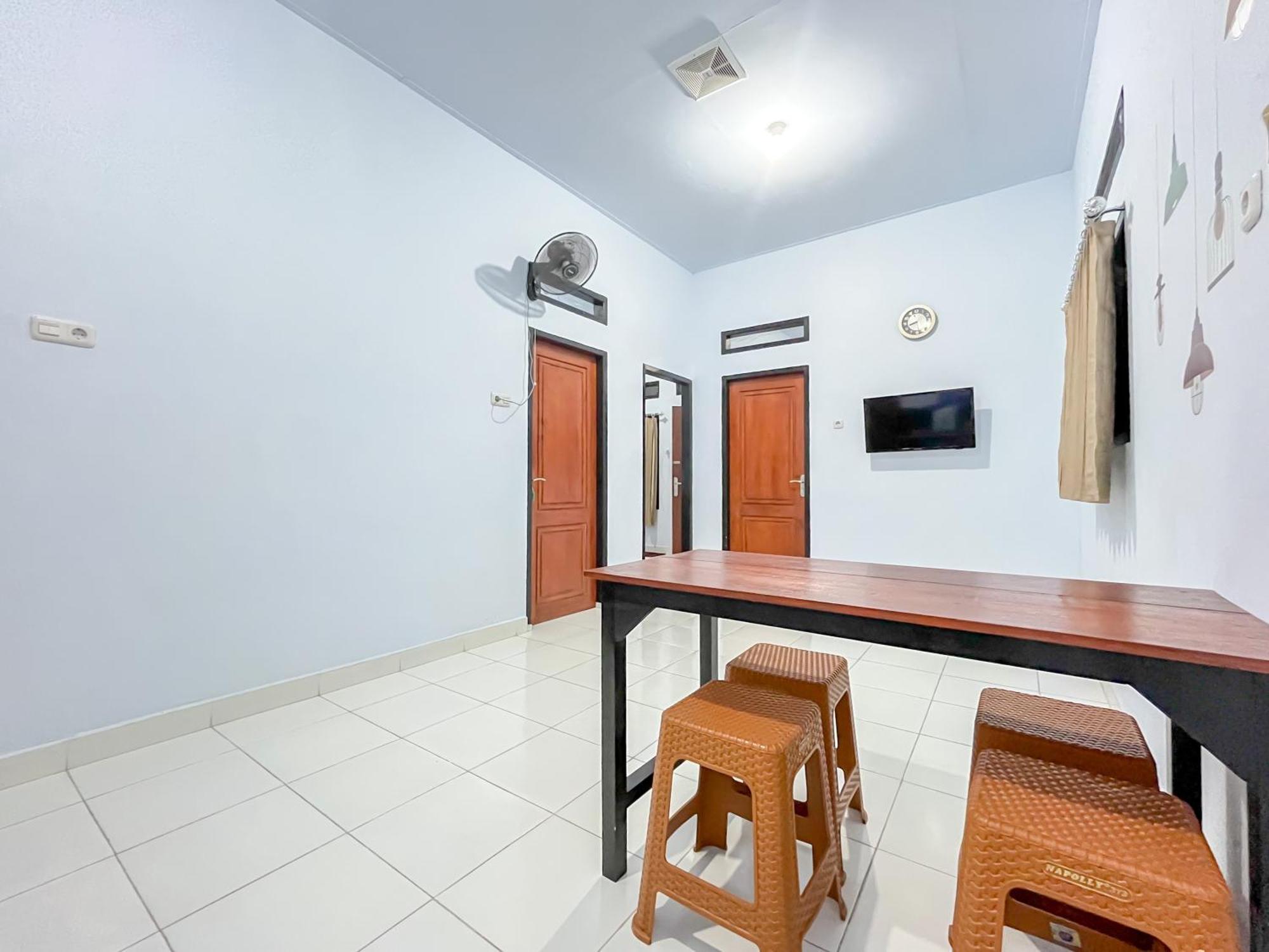 Reddoorz Syariah At Home Ampana Guest House Ampana Kota Kültér fotó