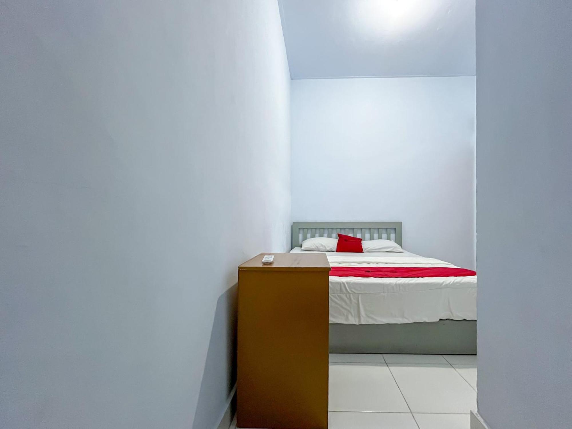 Reddoorz Syariah At Home Ampana Guest House Ampana Kota Kültér fotó